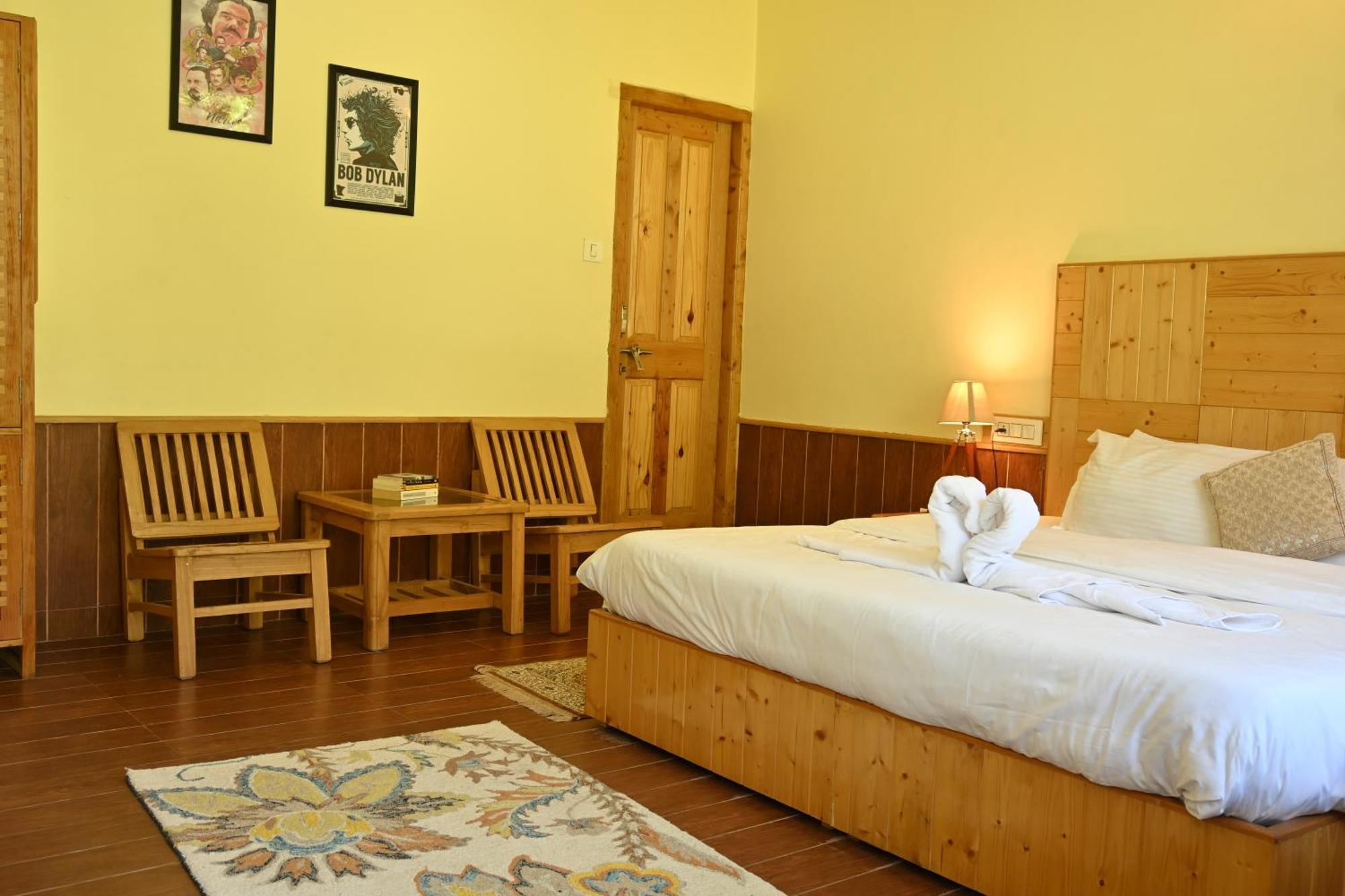 Bed and Breakfast Cascade Mountain Retreat Manali Exteriér fotografie