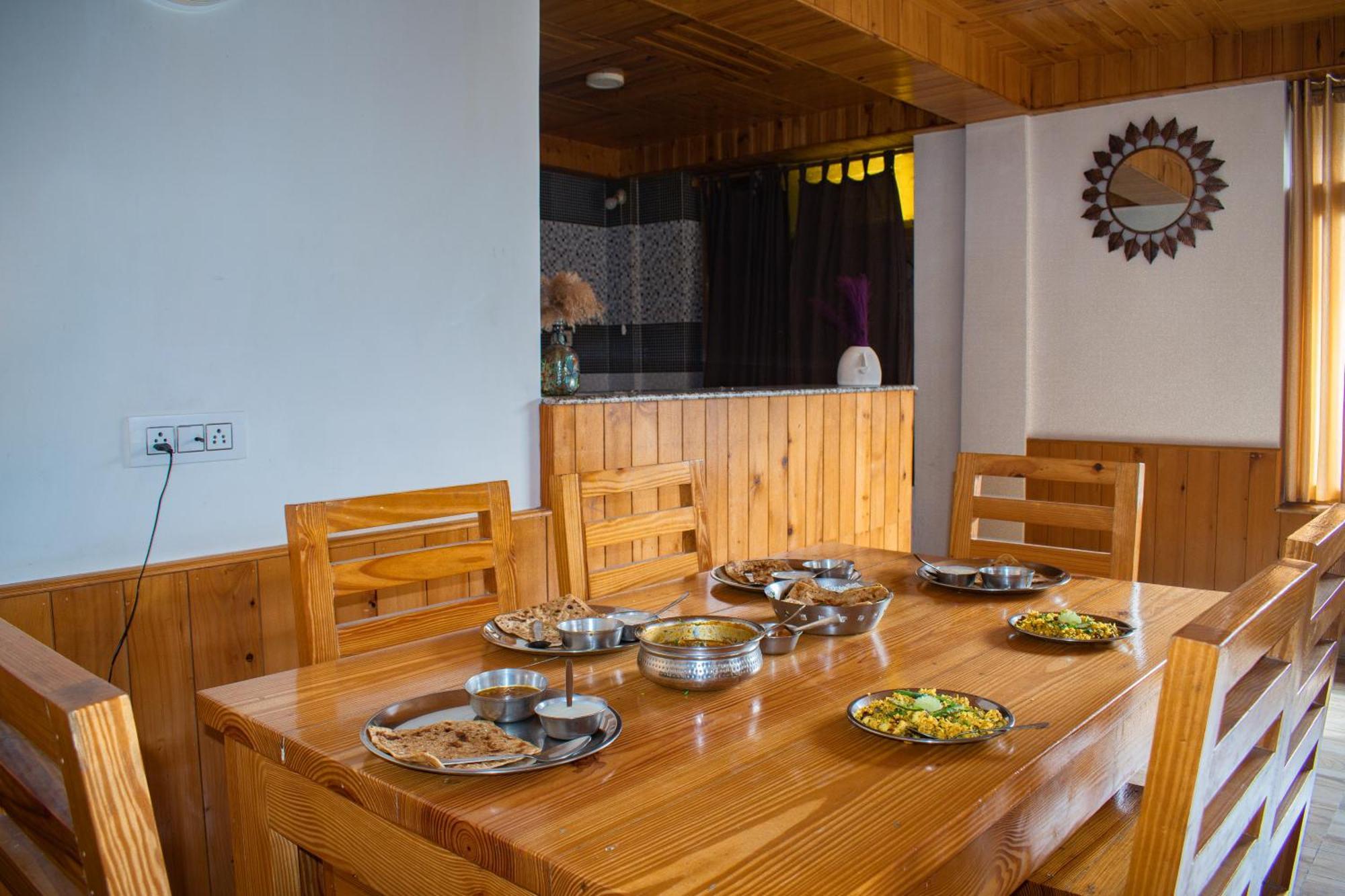 Bed and Breakfast Cascade Mountain Retreat Manali Exteriér fotografie